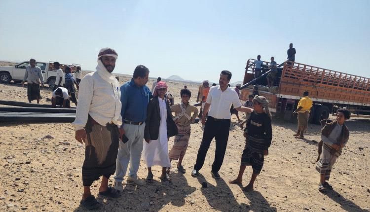 برعاية محافظ شبوة ابن الوزير تدشين استلام أنابيب شبكة الأسالة لمشروع مياة مدينة بئر علي بمديرية رضوم