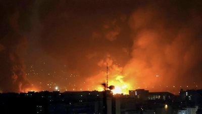 أم مسنة تحت القصف في إيران وابن لا ينام في الصين.. ما القصة ؟ - الخليج الان