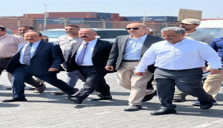 وزير النقل يعلن دعمه لاستعادة أمجاد ميناء عدن.. و"موانئ خليج عدن" تكشف عن نمو بنسبة 51%
