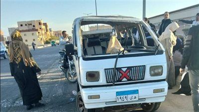 اختلال عجلة القيادة يقلب ميكروباص بالأوسطي.. وفاة شخص وإصابة 6 - الخليج الان