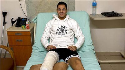 محمد حمدان ظهير أيمن الأوليمبي يخضع لبرنامج علاجي مكثف بعد نجاح عملية الرباط الصليبي - الخليج الان