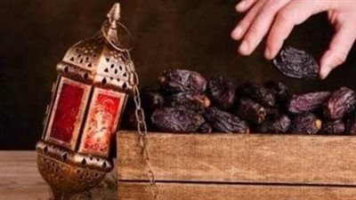 هل مرطب الشفايف يفطر في نهار رمضان؟.. علي جمعة يرد على سائلة - الخليج الان