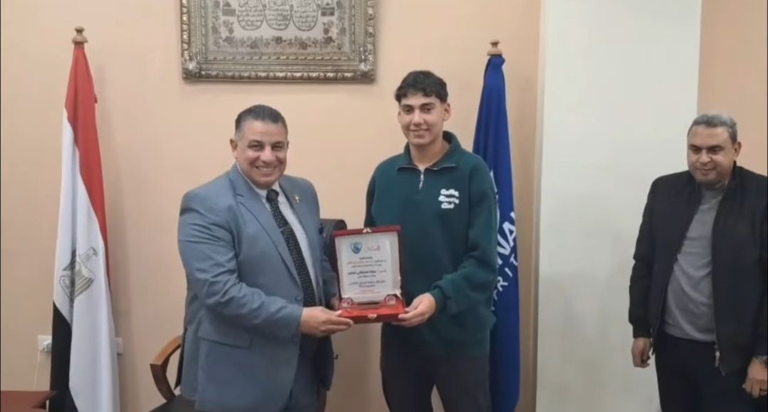 رئيس نادي القناة يكرم أبطال العالم في الكاراتيه 2026 - الخليج الان