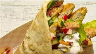 شاورما الدجاج في أقل من 15 دقيقة.. مذاق ورائحة لا تقاوم - الخليج الان