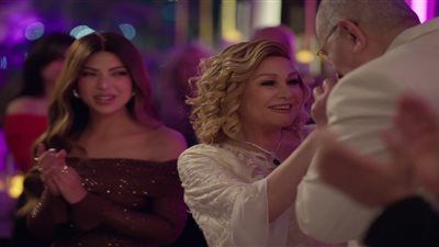 مسلسل بابا وماما جيران الحلقة 12.. شجار جديد بين نورا وهشام بسبب تفكير الاخير بالسفر - الخليج الان