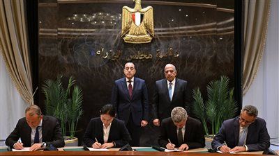 توقيع حزمة من اتفاقيات لمشروعات طاقة متجددة وإقامة محطات مستقلة لتخزين الطاقة الكهربائية - الخليج الان