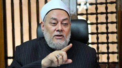 فعل بسيط قد يبطل الصلاة.. علي جمعة يحذر المسلمين - الخليج الان