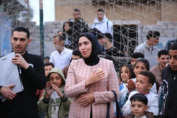 النائبة بثينة أبو زيد تشارك في اليوم الرياضي الخيري الرابع بسندوة وتؤكد دعمها للشباب - الخليج الان