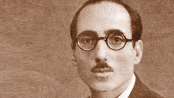 في ذكرى رحيله.. كيف تحدث محمد عبد الوهاب عن الموسيقار محمد القصبجي | لقاء نادر - الخليج الان