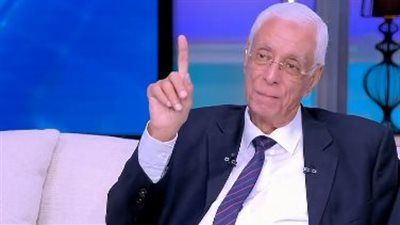 حسام موافي ينفعل على الهواء: احذروا استخدام الذكاء الاصطناعي بدل الدكتور - الخليج الان