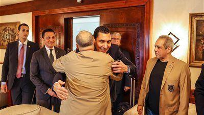 جوهر نبيل وزير الشباب والرياضة يغادر مع منتخب مصر إلي جدة لمواجهة السعودية ودياً - الخليج الان