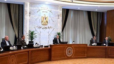 رئيس الوزراء : الحكومة تواصل المتابعة الدءوب لتداعيات الأحداث بالمنطقة - الخليج الان