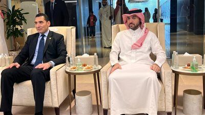 وزير الشباب والرياضة يبحث التعاون الرياضي مع السعودية - الخليج الان