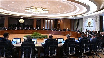 الوزراء: استمرار معدلات الإنتاج والتشغيل في المصانع أولوية لدى الحكومة - الخليج الان