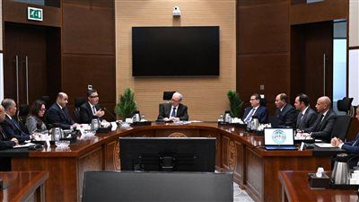 نائب رئيس مجلس الوزراء يتابع جهود الحكومة لتوفير وإتاحة السلع الأساسية للمواطنين - الخليج الان