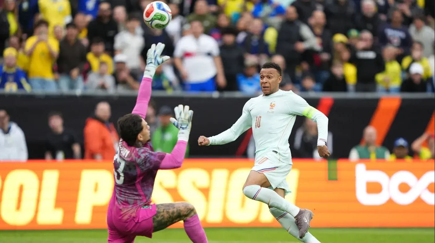 فرنسا ضد كولومبيا.. مبابي على الدكة في تشكيل فرنسا الرسمي أمام كولومبيا في المباراة الودية - الخليج الان