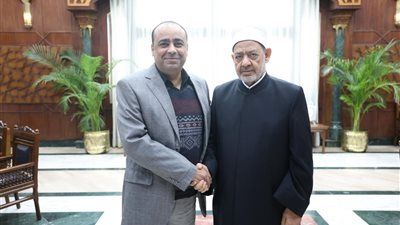 بعد تعافيه من الوعكة الصحية..أول ظهور للإمام الطيب من مشيخة الأزهر - الخليج الان