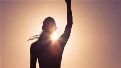 القوة بلا قسوة… كيف تعيد المرأة صياغة نجاحها دون أن تفقد أنوثتها؟ - الخليج الان