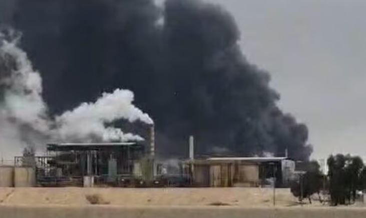 «كارثة في سماء إسرائيل».. تسرب مواد خطرة بعد هجوم إيراني على مصنع بالنقب - الخليج الان