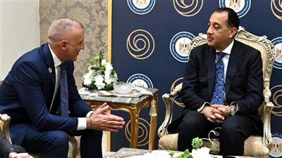 رئيس الوزراء: الحكومة حريصة على تهيئة مناخ جاذب للاستثمارات الأجنبية - الخليج الان