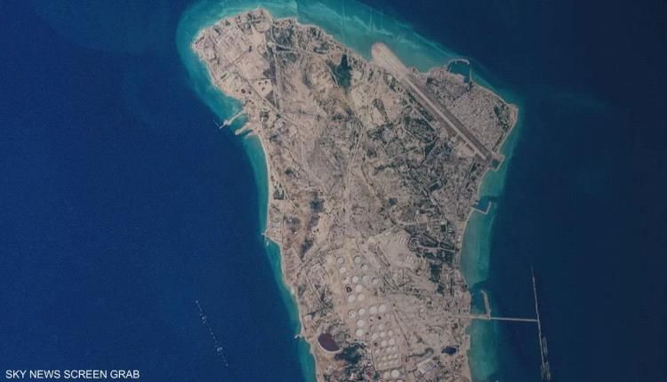 ترامب عينه على جزيرة خرج.. ويتحدث عن خيارات عدة