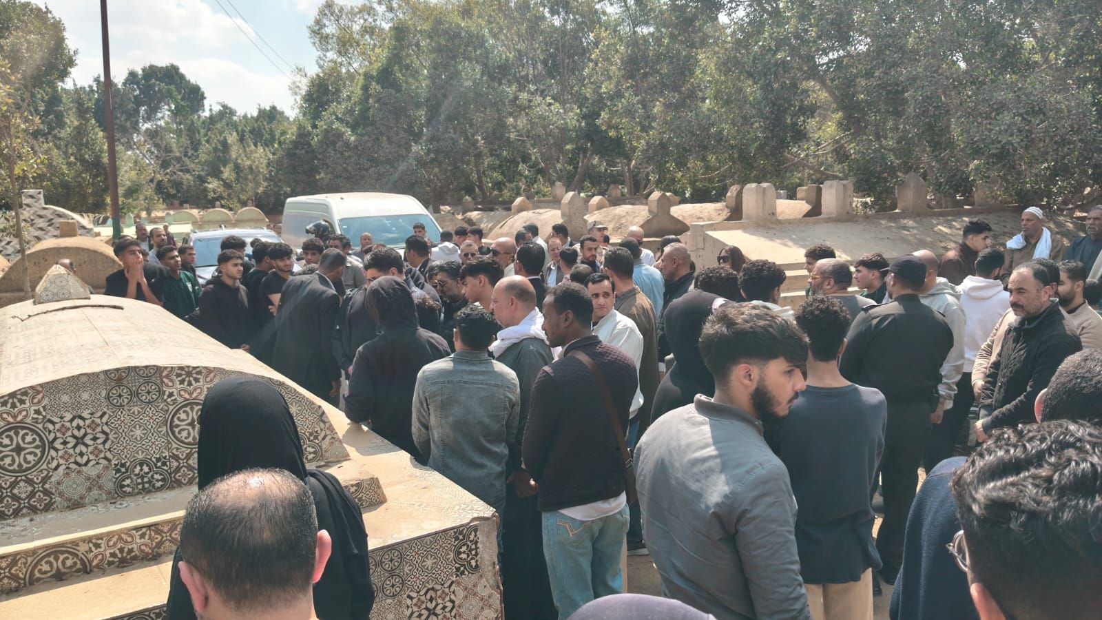 تشييع جثمان والدة وزير الصناعة بمسقط رأسها بالشرقية - الخليج الان