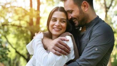 بعد الزواج والروتين.. 6 مفاتيح ذكية تعيد الرومانسية لحياتك الزوجية - الخليج الان