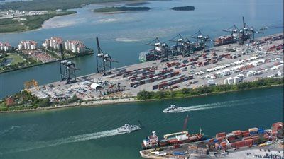 ميناء دمياط يدشن خدمة ترانزيت جديدة للشحنات عبر خط “الرورو” إلى دول الخليج - الخليج الان