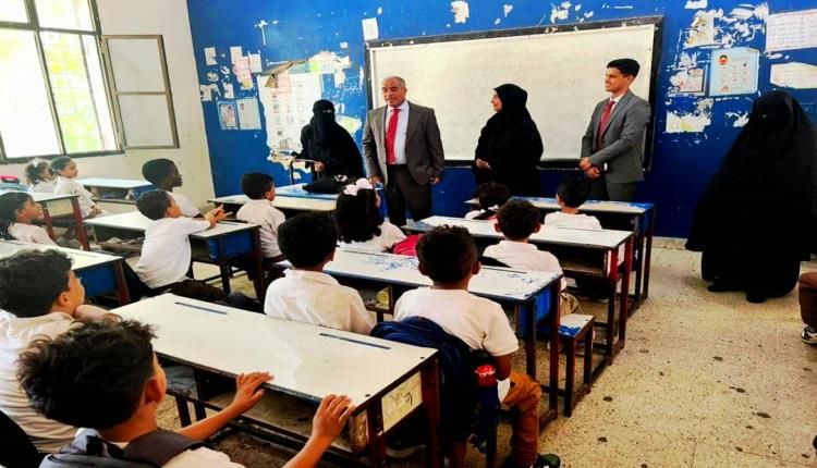 وزير التربية والتعليم (العبادي) يتفقد العملية التعليمية في عدد من المدارس في العاصمة عدن