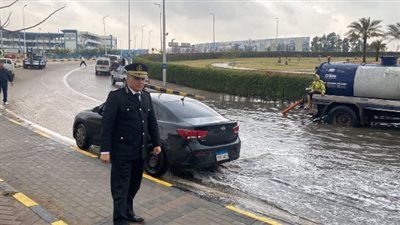 اللواء أحمد هشام يوجه إرشادات مرورية للتعامل مع سوء الأحوال الجوية على الطرق السريعة - الخليج الان