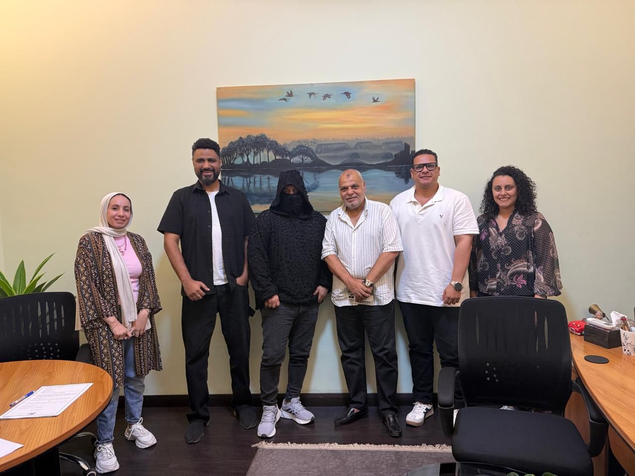 مطرب القناع كابوتشي يشعل الساحة الغنائية بالتعاون مع ريتشارد الحاج - الخليج الان