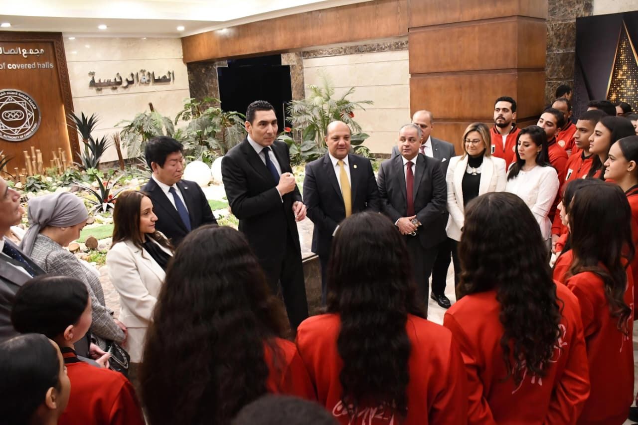 وزير الشباب والرياضة يحفز منتخب الجمباز قبل بطولة أفريقيا - الخليج الان