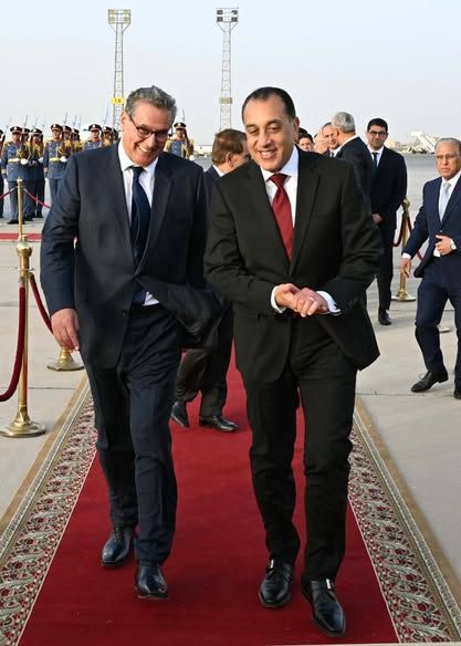 رئيس الوزراء يستقبل نظيره المغربي في مطار القاهرة الدولي - الخليج الان