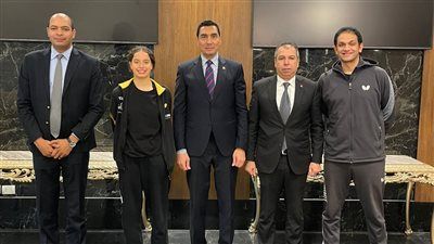 جوهر نبيل وأشرف حلمي يستقبلان هنا جودة بعد إنجاز كأس العالم - الخليج الان