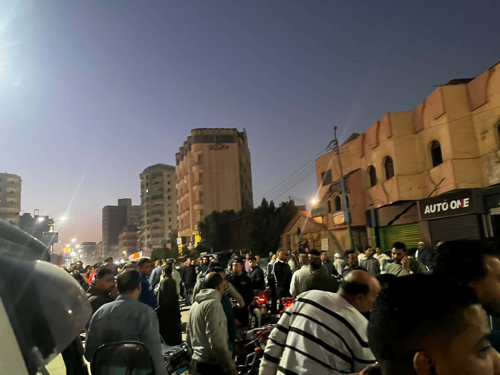 حزن يخيم على السلخانة.. تشييع جثمان سائق عُثر عليه مقتولًا بالفيوم والقبض على المتهمة - الخليج الان