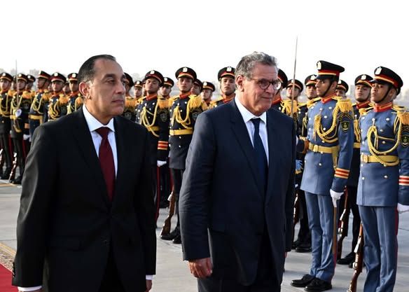 رئيس الوزراء يستقبل نظيره المغربي في مطار القاهرة الدولي - الخليج الان