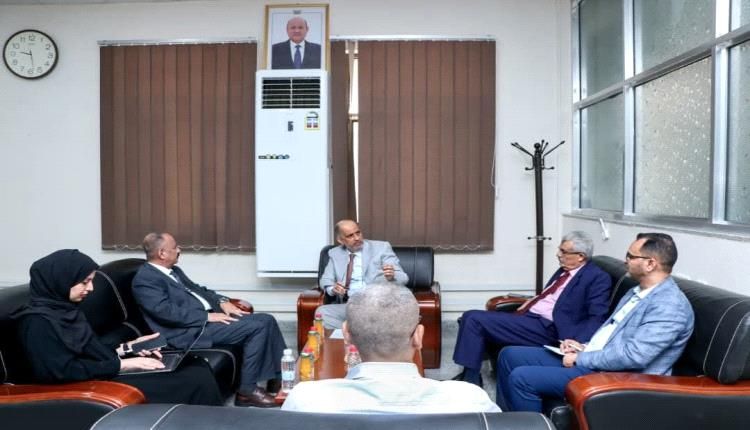 وزيرا المالية والنقل يناقشان الجهود المشتركة لتنفيذ خطة الإصلاحات الشاملة في قطاع النقل 