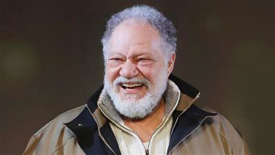 قيمة كبيرة وموهبة نادرة.. ليلى علوي تحتفل بعيد ميلاد يحيي الفخراني - الخليج الان