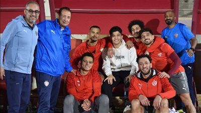 إسلام عيسى يدعم لاعبي سيراميكا قبل مواجهة الأهلي في الدوري الممتاز - الخليج الان