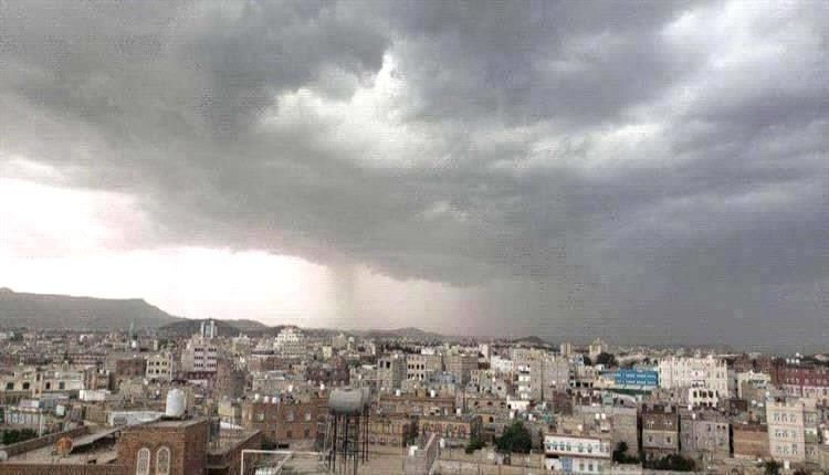 تحذيرات من سيول وعواصف رعدية مع توقعات بأمطار متفاوتة خلال ساعات