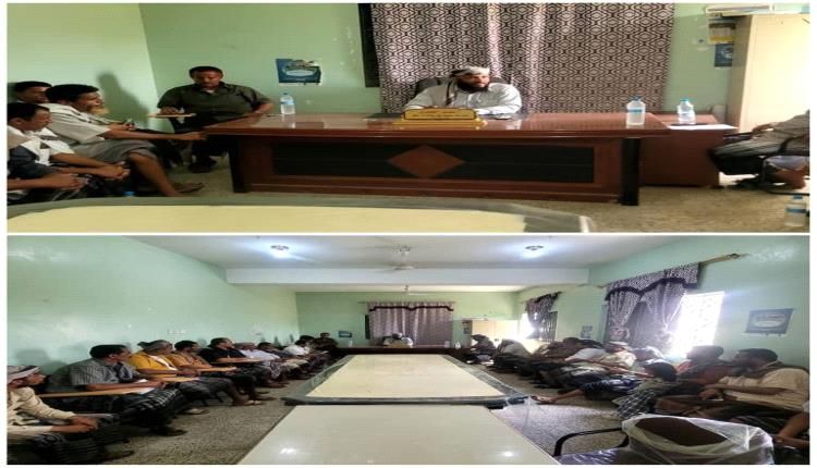 لحج..سلطات طور الباحة تلتقي مالكي محطات الوقود للالتزام بتسعيرة محددة