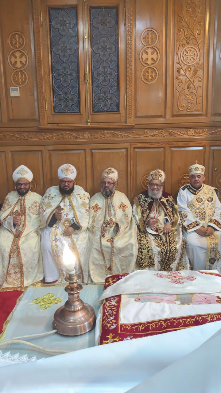 فرحة القيامة تُنير بورسعيد.. إقبال واسع على قداس العيد بكنيسة الأنبا بيشوي وسط أجواء روحانية مبهجة - الخليج الان