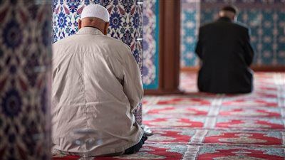 مواقيت الصلاة اليوم السبت لحظة بلحظة.. اعرف توقيت كل صلاة - الخليج الان