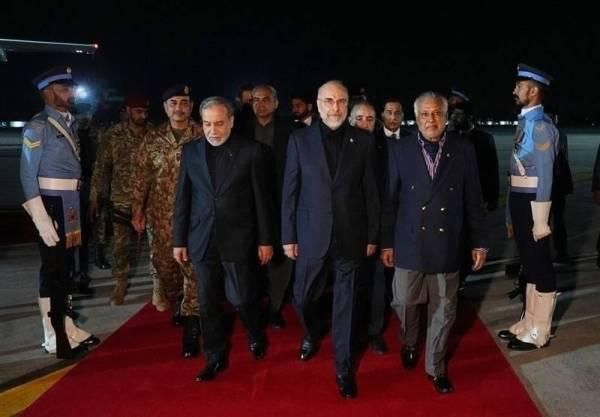 الوفد الإيراني يلتقي رئيس وزراء باكستان قبيل بدء المفاوضات مع واشنطن