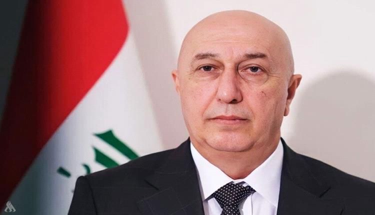 الاطاحة برئيس عربي جديد