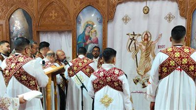 فرحة القيامة تُنير بورسعيد.. إقبال واسع على قداس العيد بكنيسة الأنبا بيشوي وسط أجواء روحانية مبهجة - الخليج الان