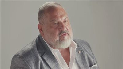 حسيت معها بالأبوة.. خالد الصاوي يروي كواليس عثوره على طفلة رضيعة - الخليج الان