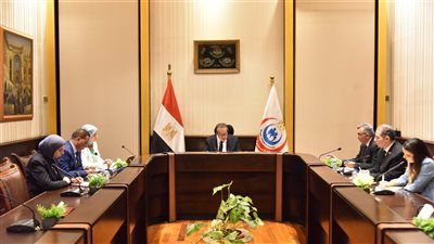 وزير الصحة يبحث تجهيز المنشآت الطبية بالتعاون مع المجموعة العلمية لتطوير البنية التعليمية والصحية - الخليج الان