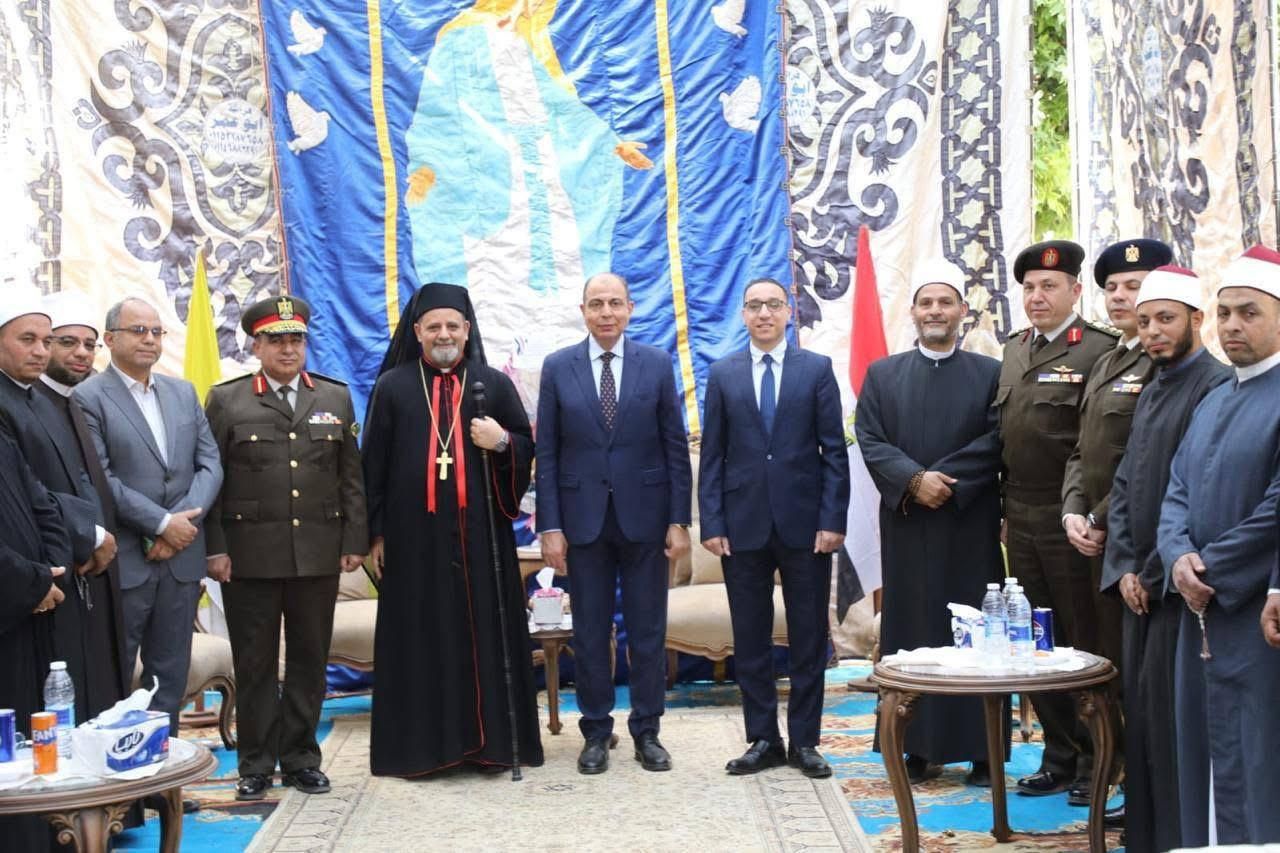 لليوم الثاني على التوالي.. محافظ المنيا يواصل جولاته بمراكز الجنوب للتهنئة بعيد القيامة - الخليج الان