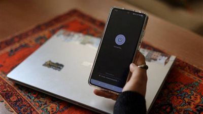 الظلام الرقمي وسيطرة قوات الإنترنت.. قصة خسائر مليارية تضرب الاقتصاد الإيراني - الخليج الان